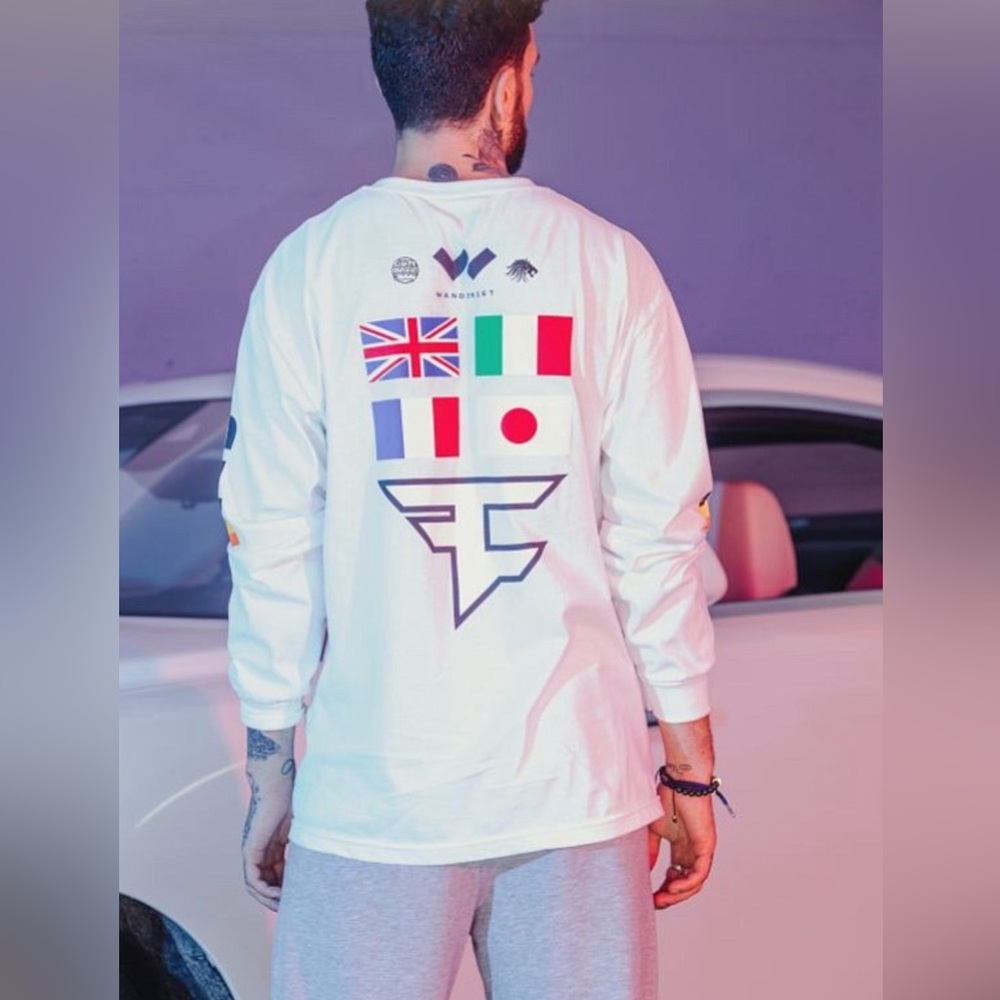“Faze Clan” Y2K long sleeve  flag graphic T-shirt